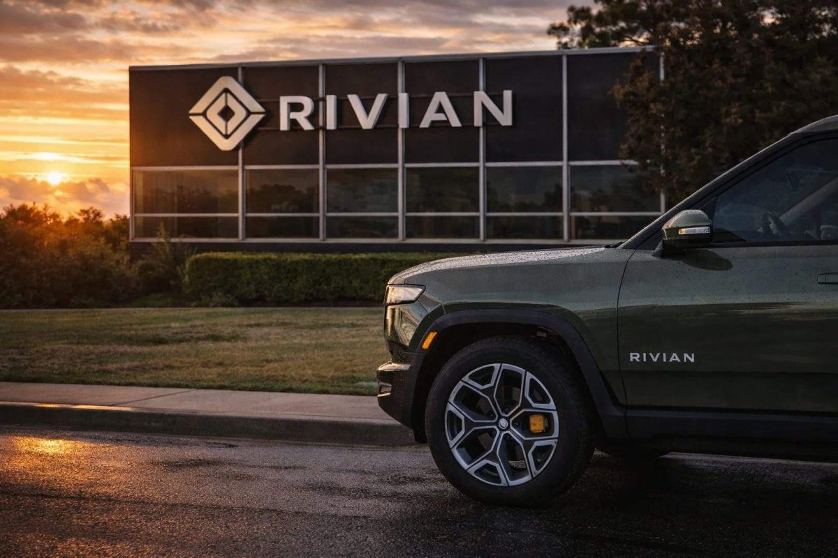 Rivian Shares Surge on R2 SUV Outlook, 2026 Delivery Target