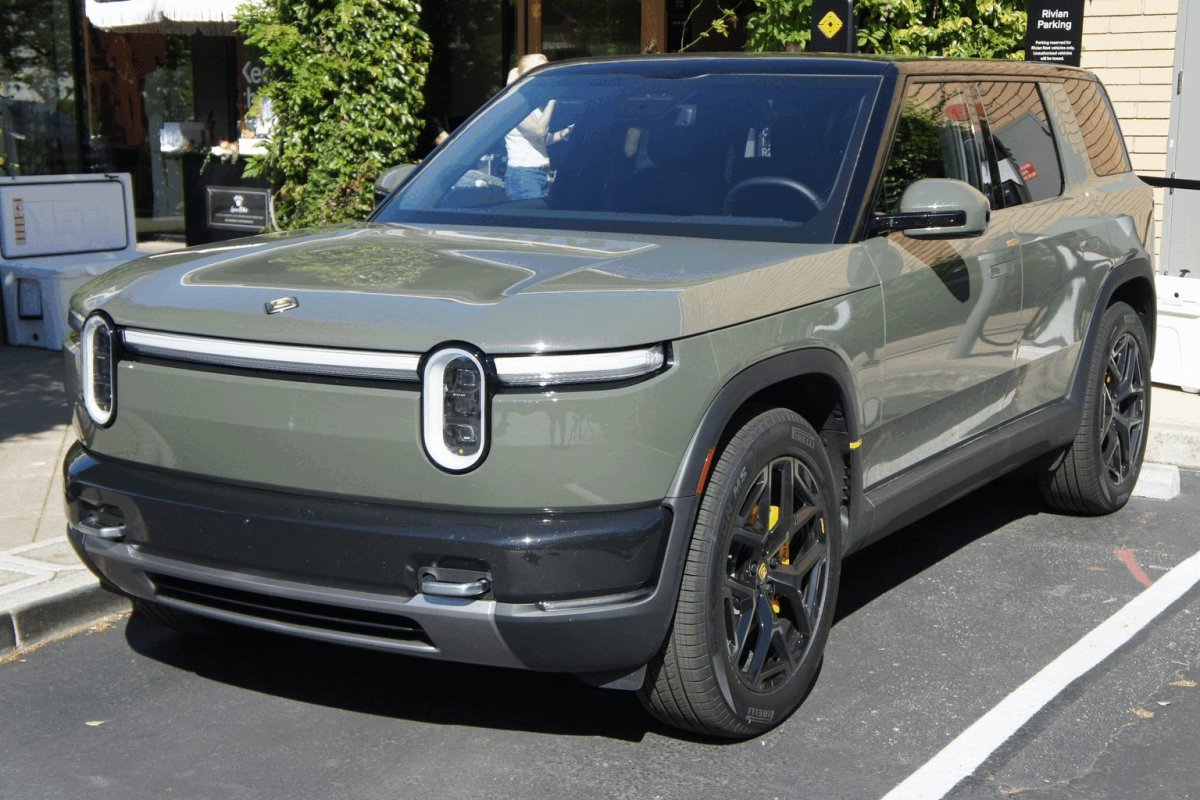 Rivian Stock Slips 4.4% as CFO Exit Clouds R2 Ramp-Up