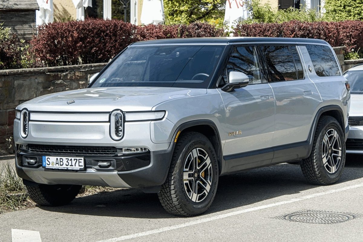 Rivian Stock Slips on $1.19B Cash Burn, R2 Ramp Costs
