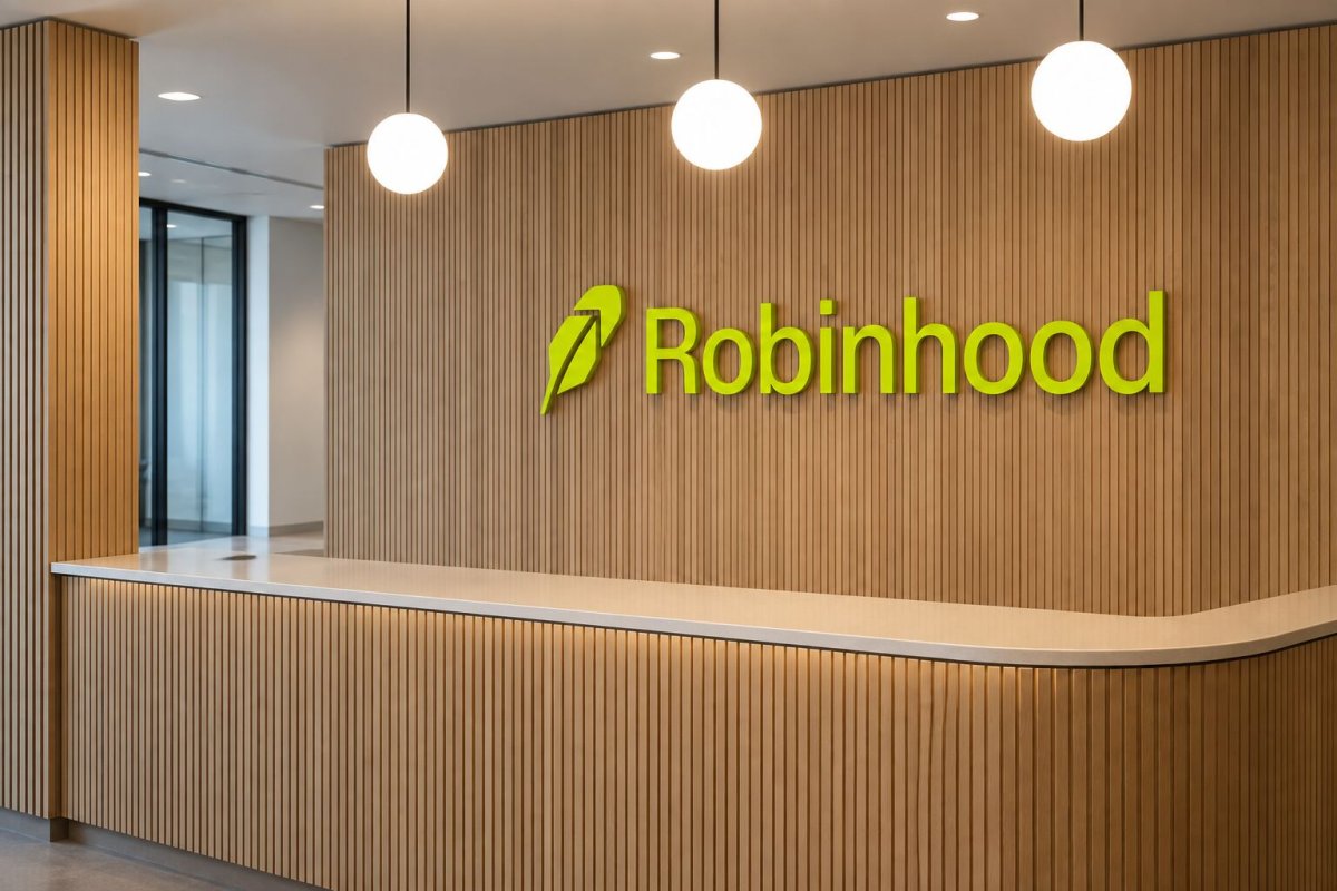Robinhood Rallies 2.9% as Bernstein's $160 Target Defies 54.5x P/E