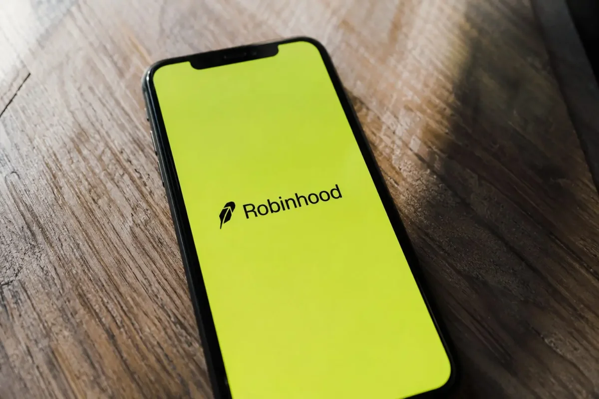 Robinhood Stock Surges on Trump Accounts and AI Trading Launch