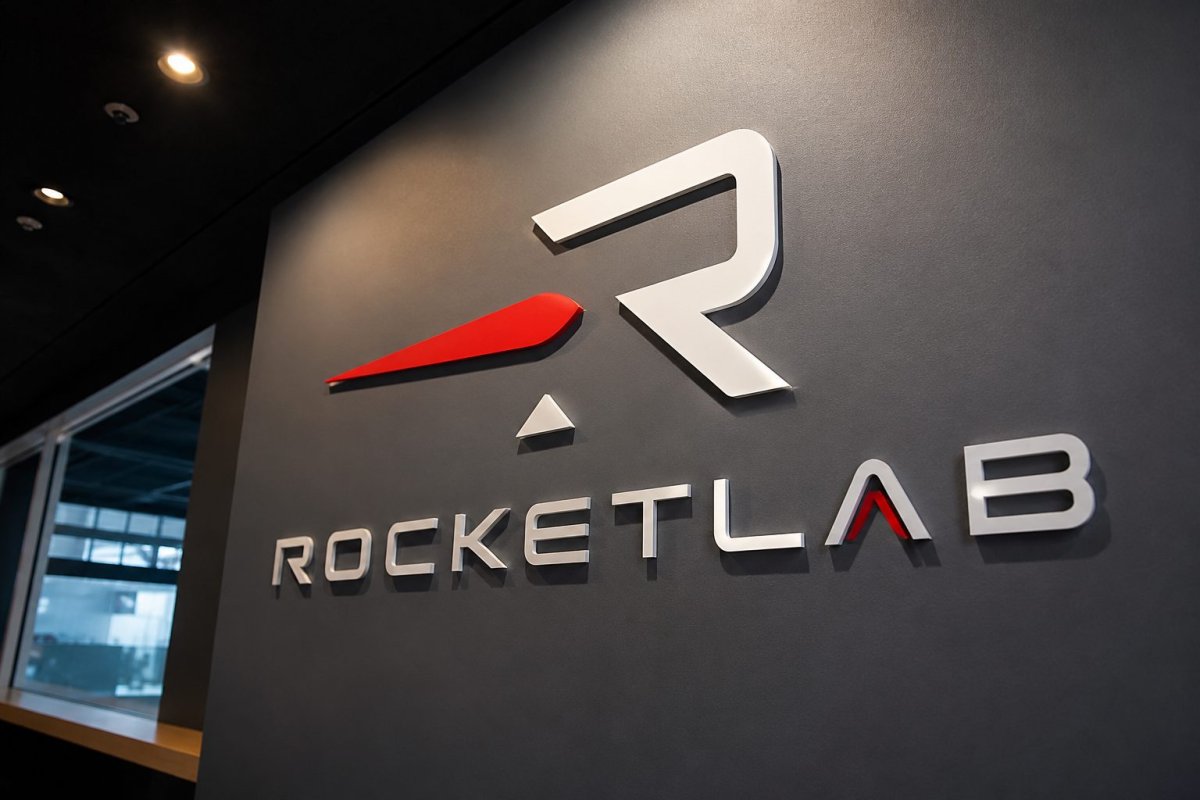 Rocket Lab Shares Dip After Record Rally; Neutron Demand Fuels Bullish Outlook