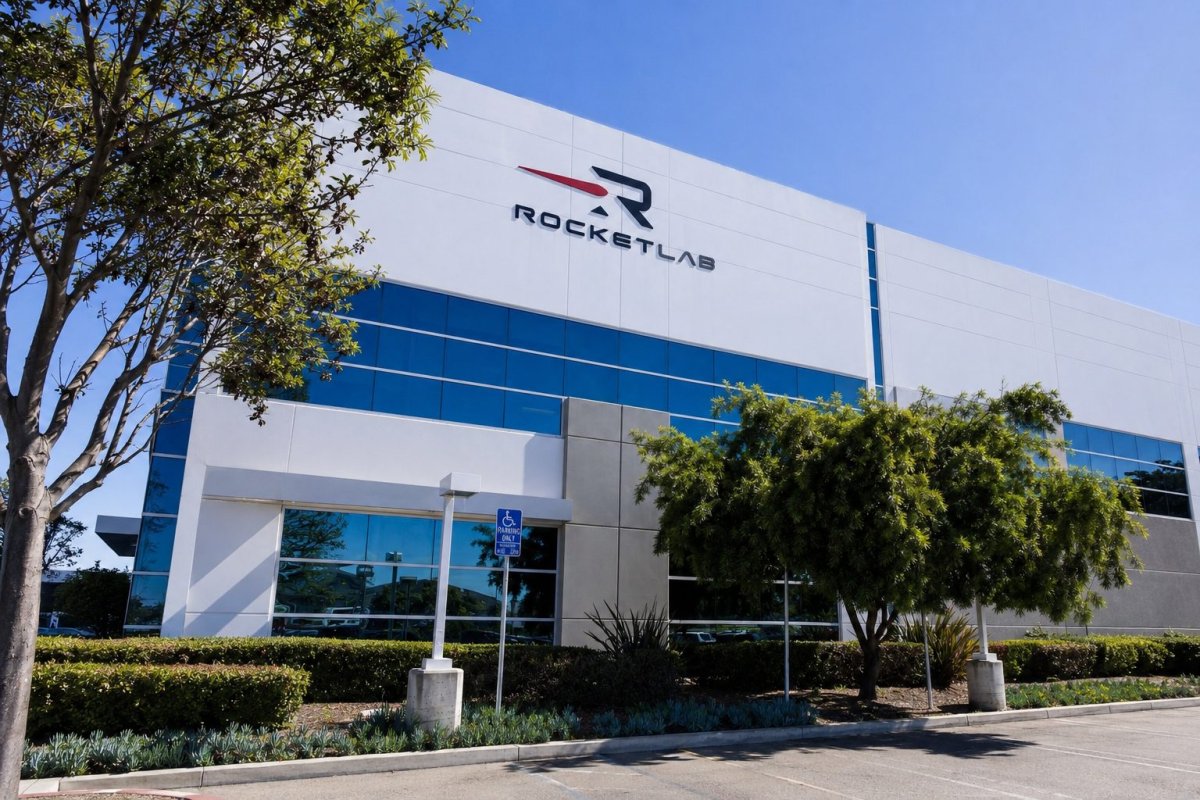 Rocket Lab Stock Drops on $3B Share Sale Plan Amid SpaceX IPO Buzz