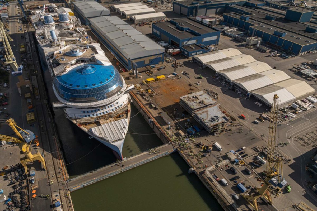 Royal Caribbean Dips 1.8% as Oil Tops $100—Valuation Test Looms