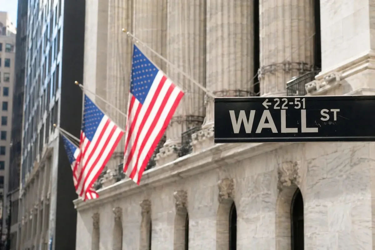 S&P 500 and Nasdaq Close at Record Highs; Dow Edges Lower