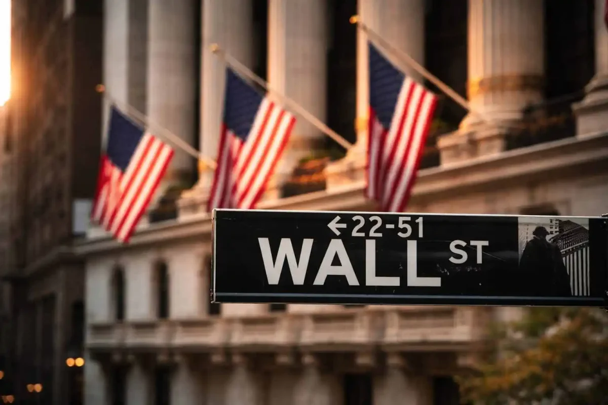 S&P 500 Reaches New High Amid Strong Earnings, Geopolitical Tensions