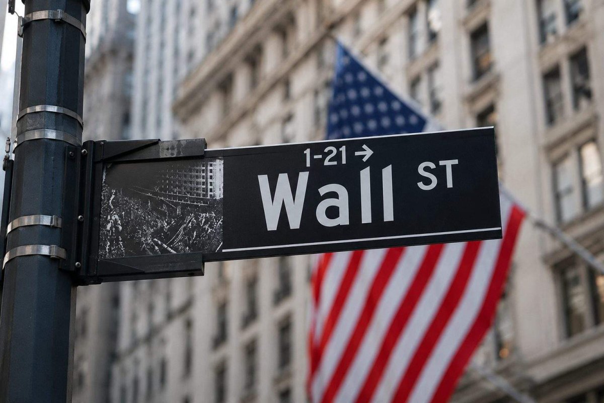 S&P 500 Retreats from Record as Chip Stocks Slide; Oil Volatility and Whirlpool Warning Weigh