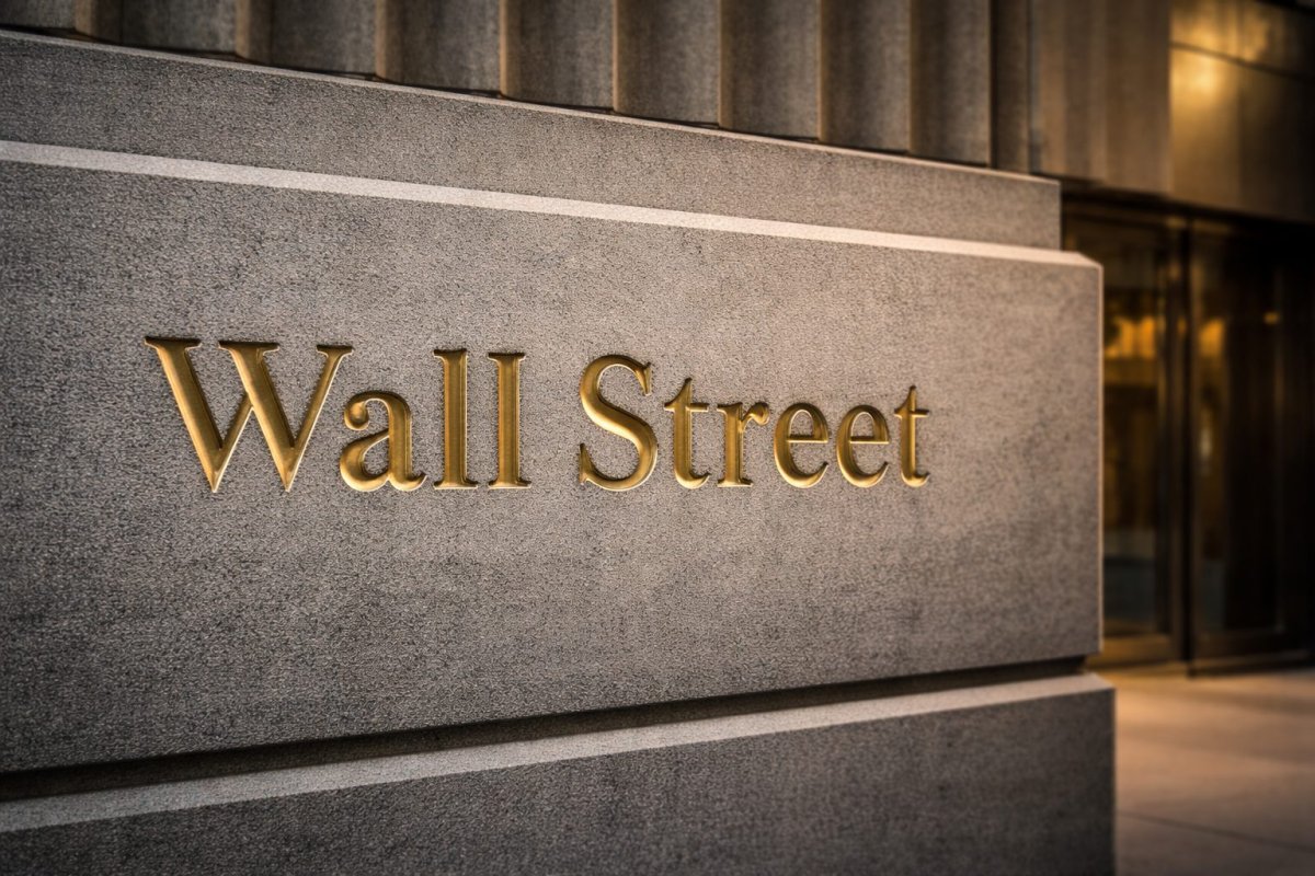 S&P 500 Stabilizes After Five-Week Slide, Nears Correction Threshold