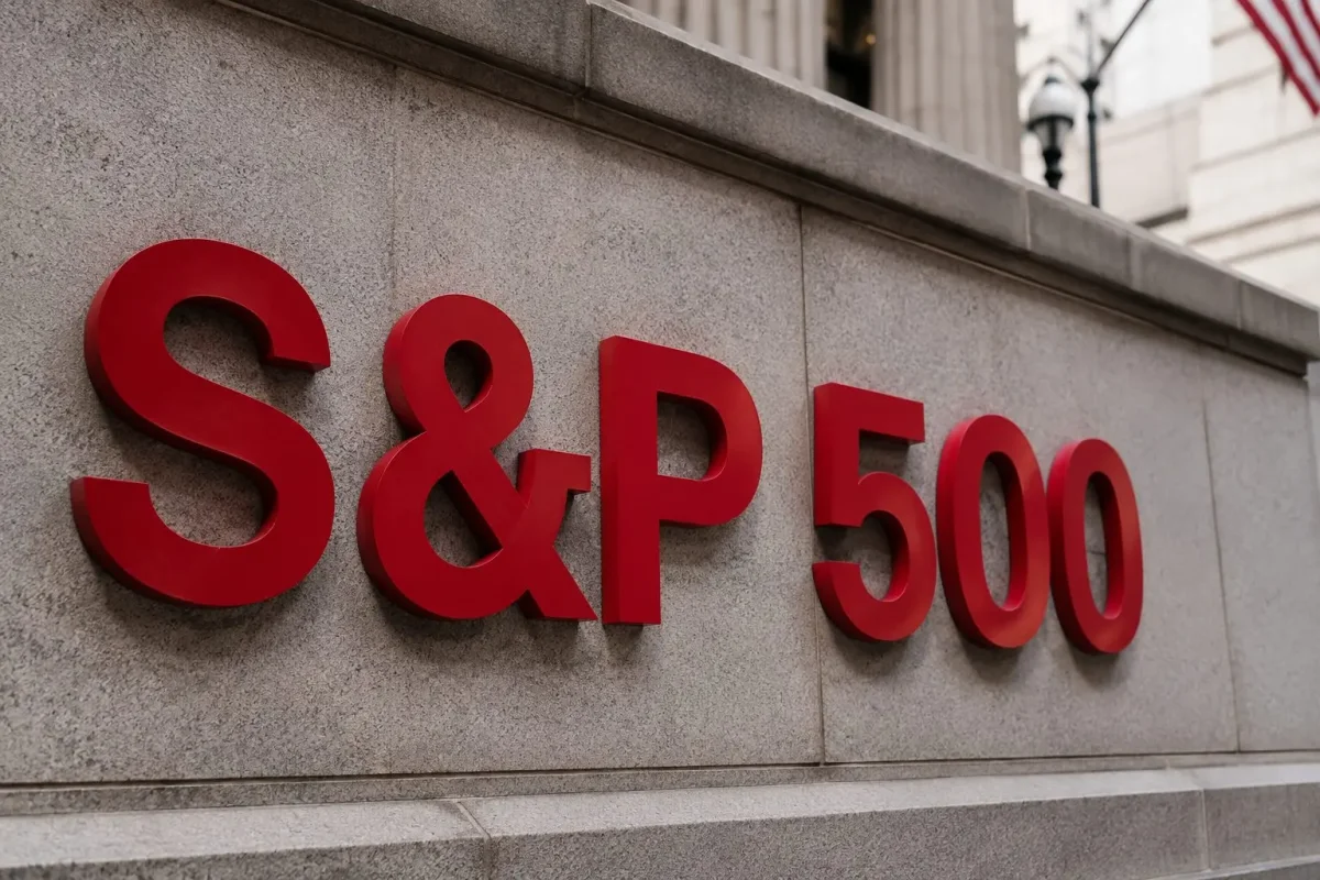 S&P 500 Tech Dip Masks Rotation to Financials as Bank Earnings Loom