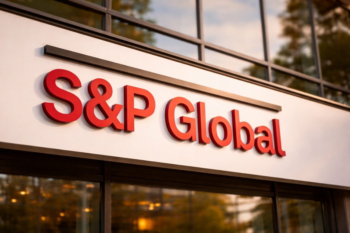 S&P Global Rallies Into Holiday Weekend Amid AI Uncertainty; Key Data Ahead
