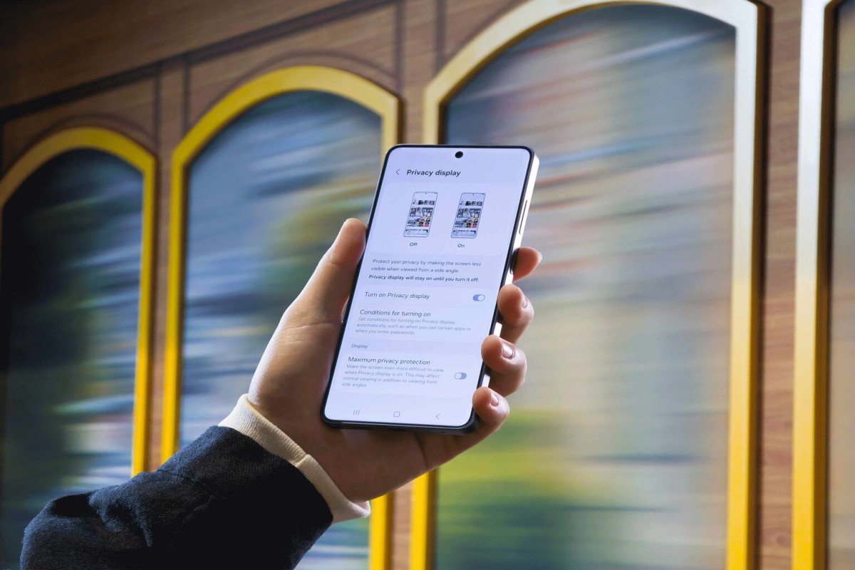 Samsung Galaxy S26 Ultra Privacy Display Trade-Offs Revealed as Mobile Profits Slip