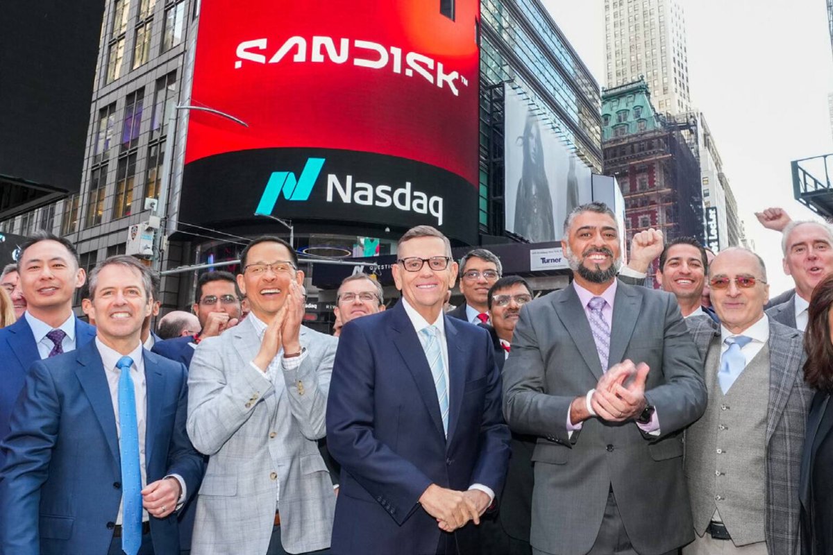 Sandisk's S&P 100 Debut: Index Rally Meets NAND Pricing Reality