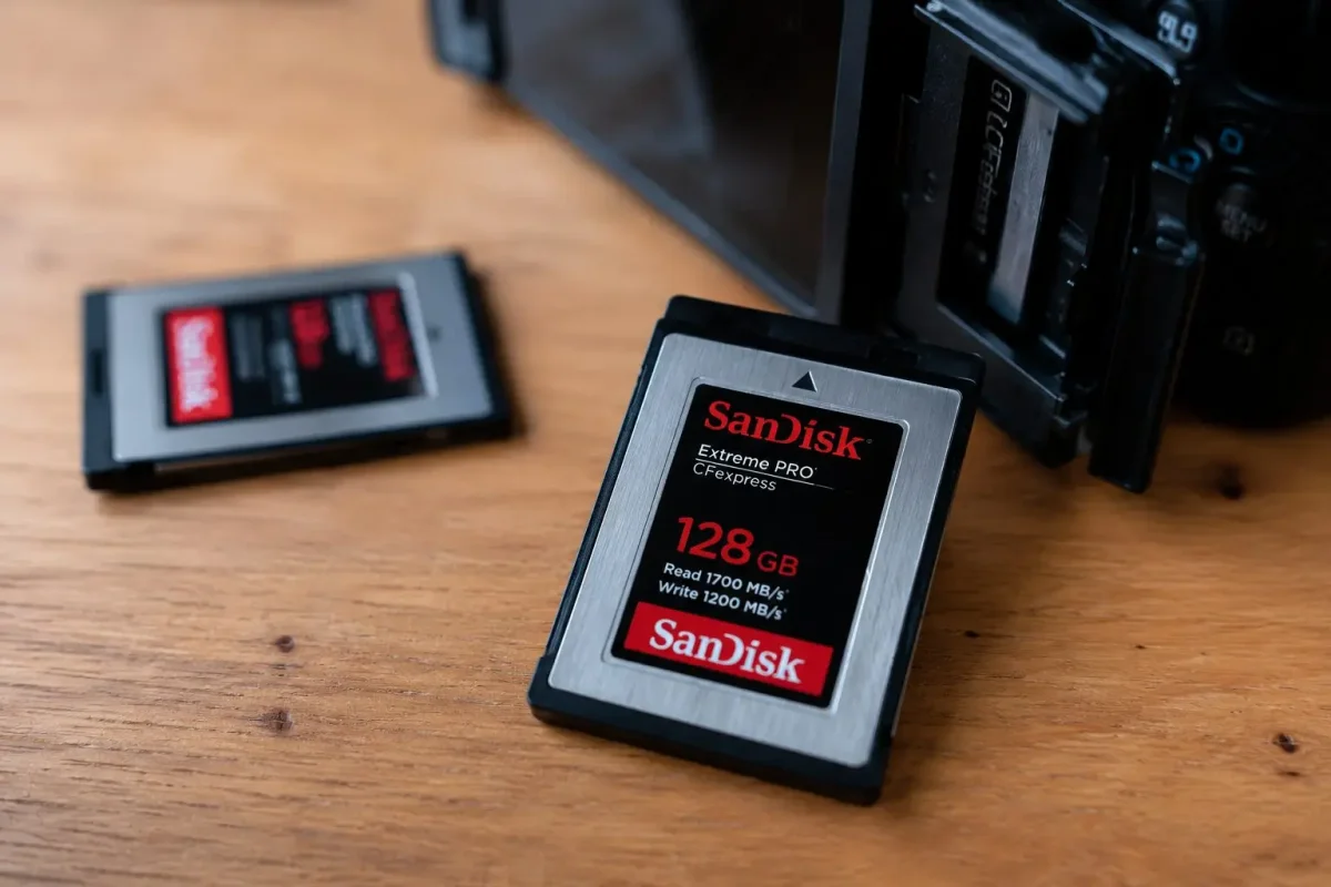 Sandisk Shares Tumble 8.5% as Memory Sector Concerns Mount