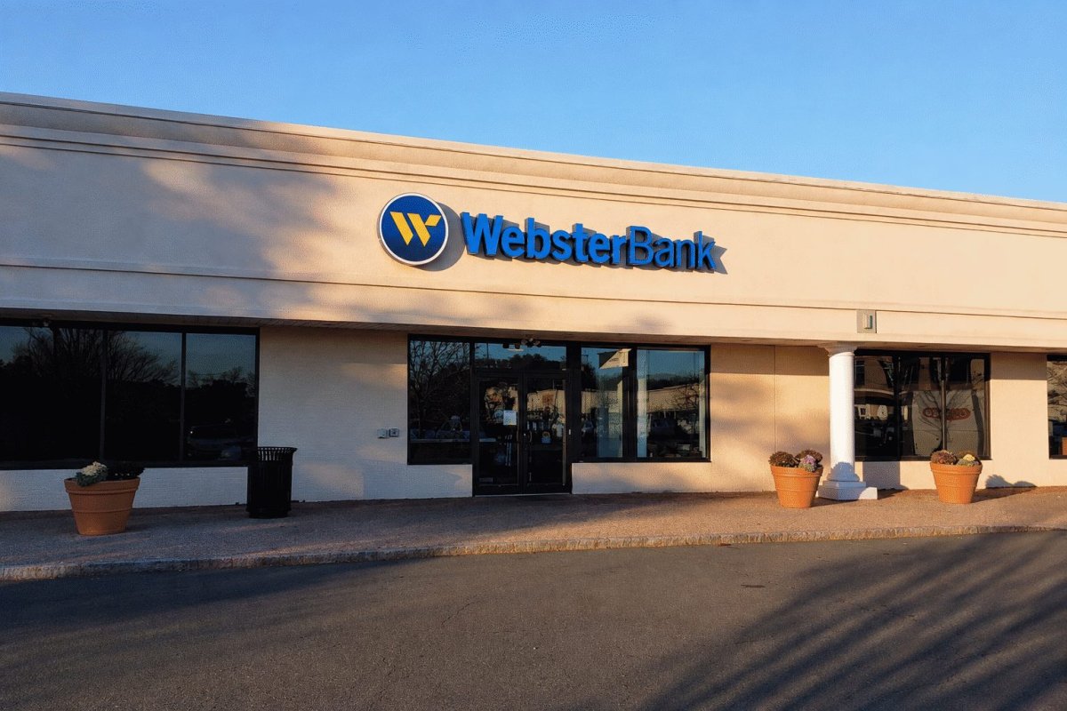 Santander Completes Webster Acquisition; Shares Debut at $78.63