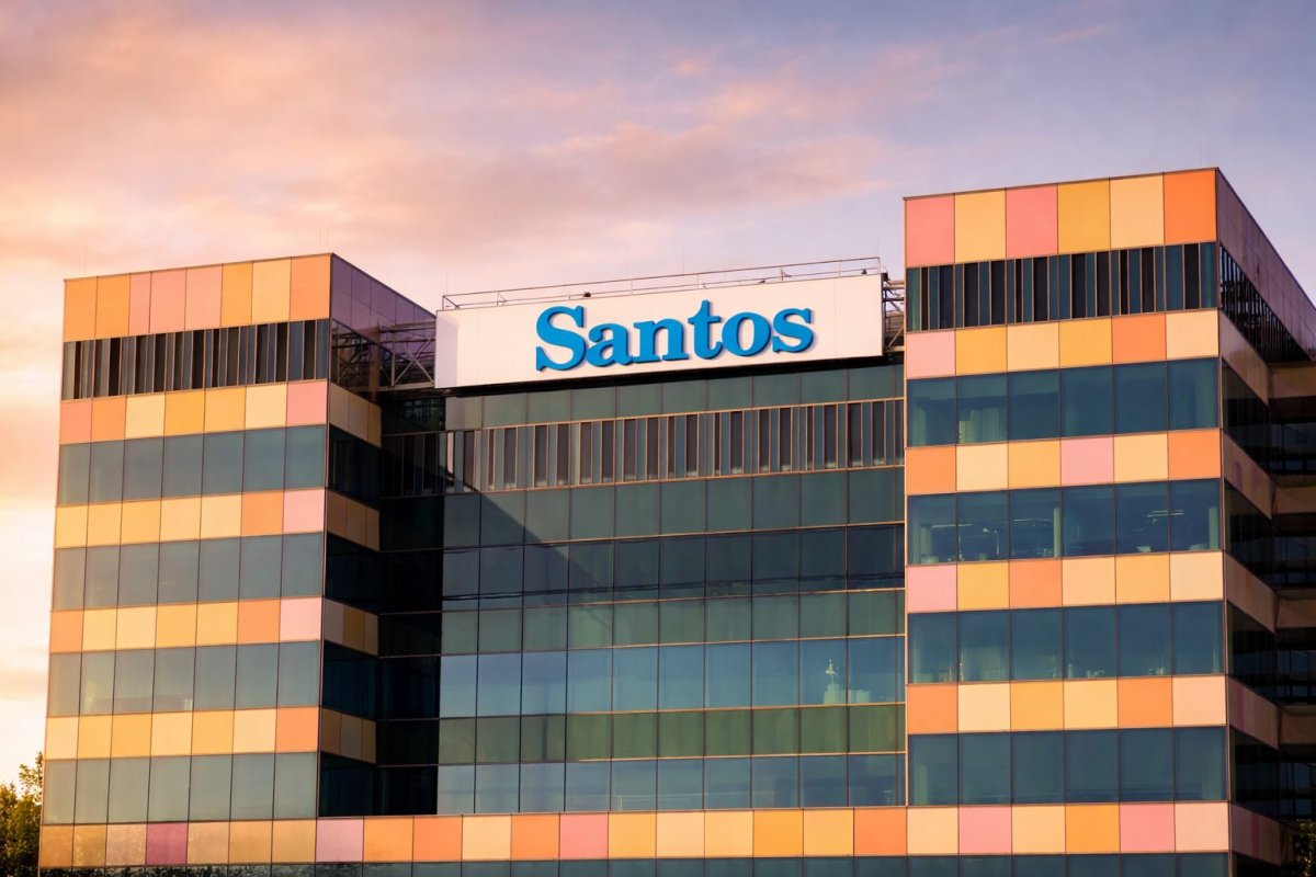 Santos Shares Dip Amid Major Gas Deal, Dividend Date Nears