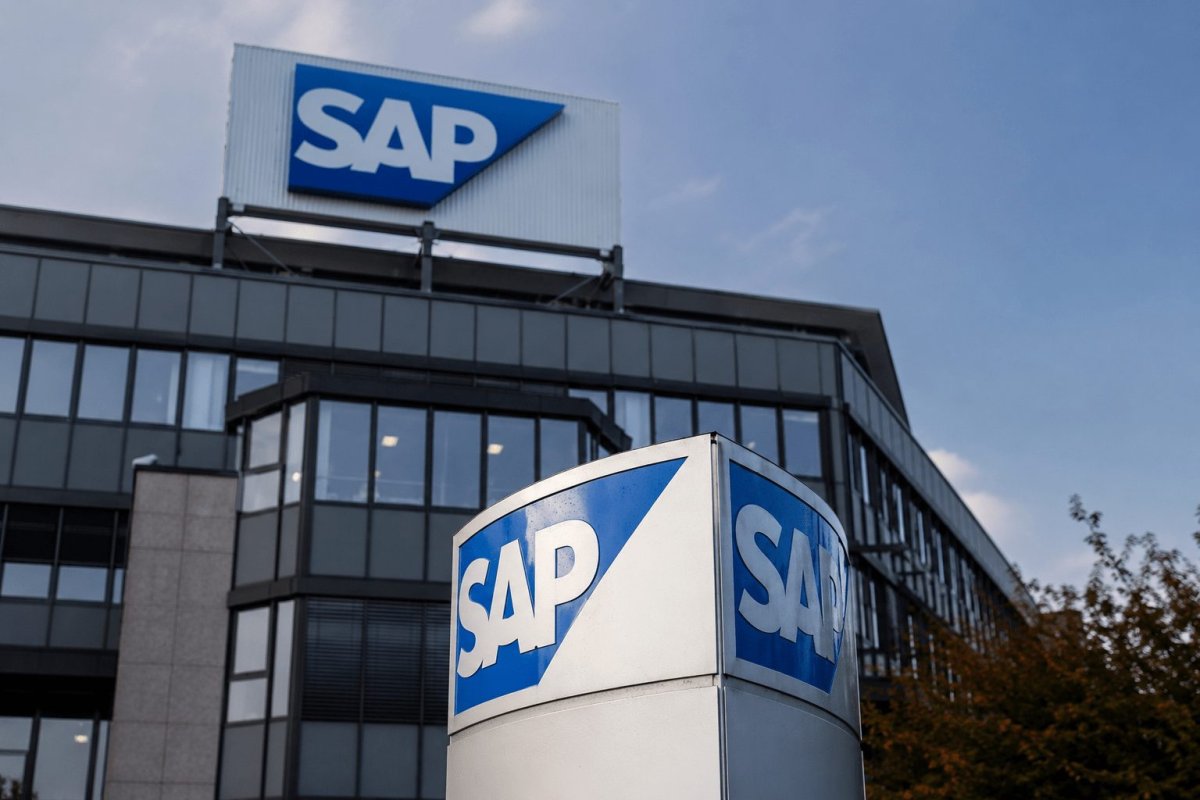 SAP Shares Surge on AI Optimism and Positive Analyst Ratings