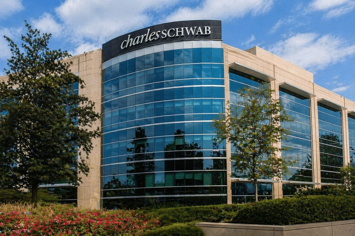 SCHD ETF Approaches 52-Week Peak as Dividend Strategies Regain Favor