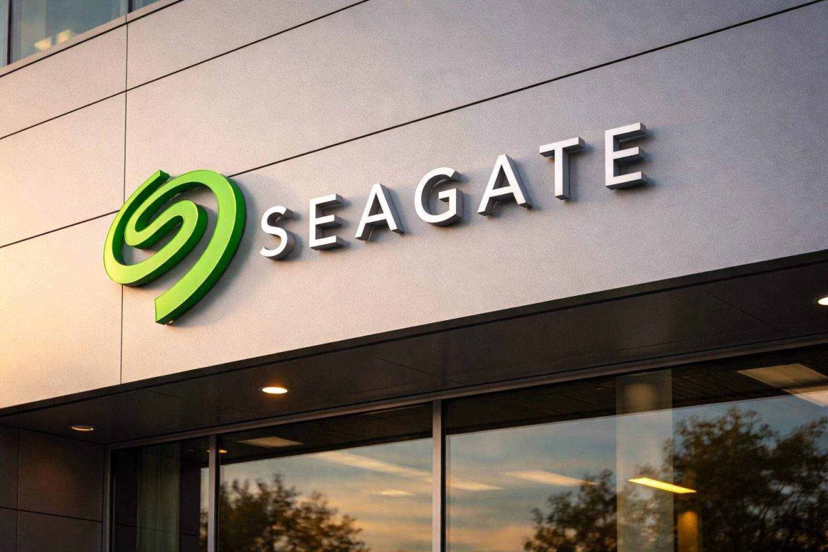 Seagate Shares Dip Amid Analyst Target Hikes, Macro Data in Focus