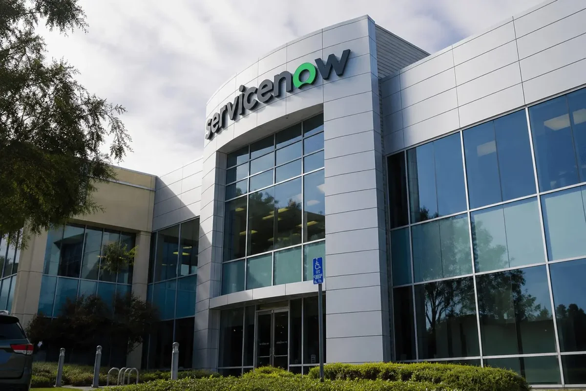 ServiceNow Stock Slips as Backlog Growth Takes Center Stage Ahead of Earnings