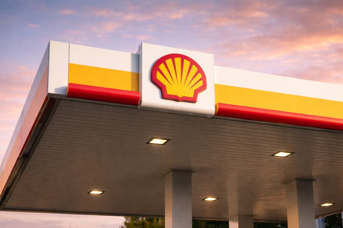 Shell Shares Dip Amid Buyback Program and Reserve Concerns