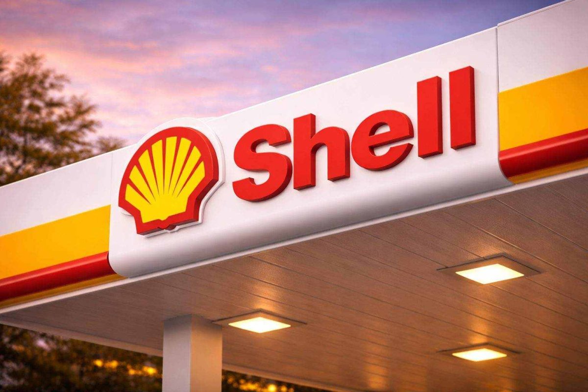 Shell Shares Edge Higher Amid Ongoing Buyback, Oil Market Jitters