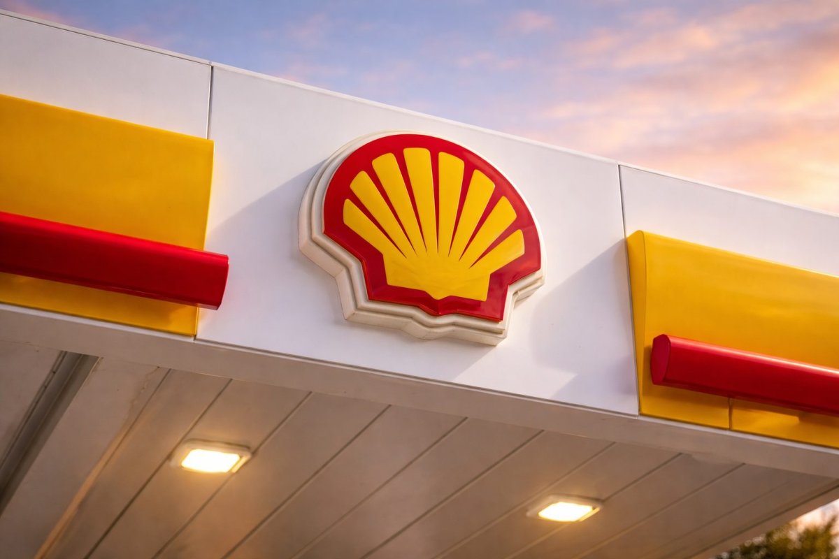 Shell Shares Gain as Geopolitical Tensions Drive Oil Higher