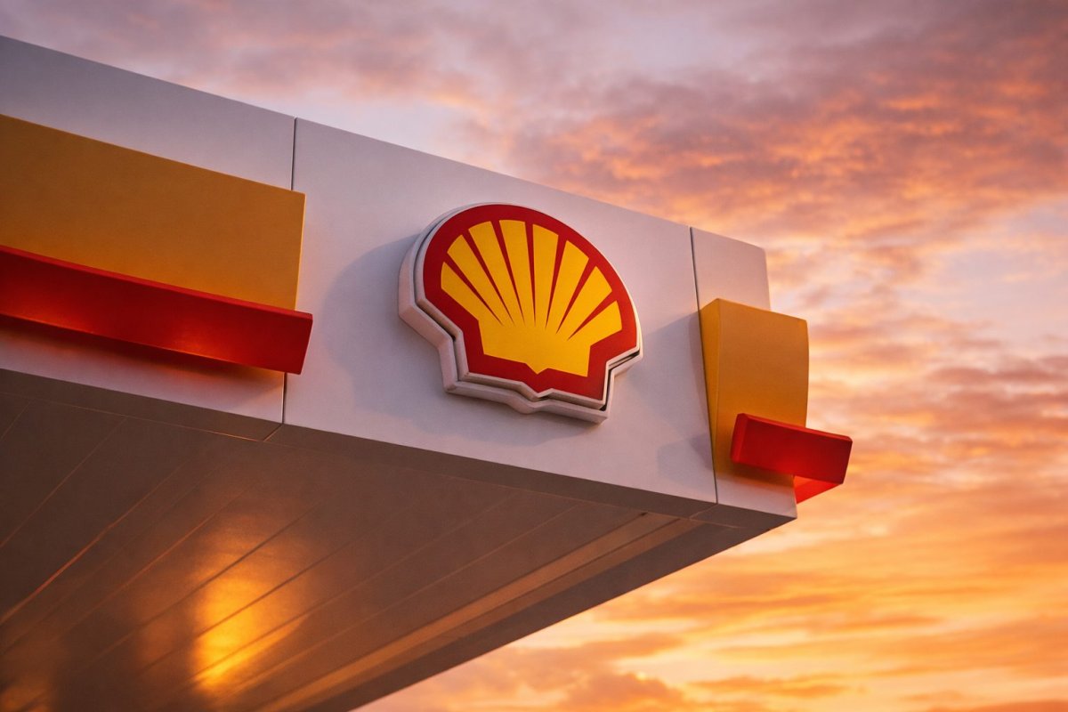 Shell Shares Hold Steady Amid Buyback Activity; Oil Prices Under Pressure