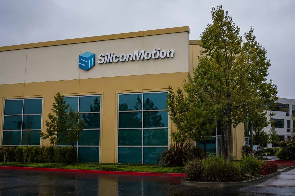 Silicon Motion Shares Slip as Upside Tightens After Record Run
