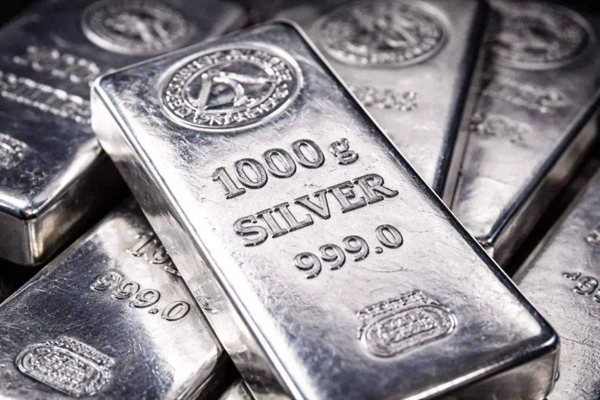 Silver Retreats Below $80 as Fed Decision Looms, Miners Slide
