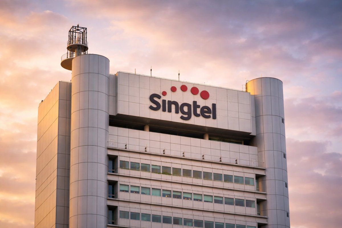 Singtel Gains on AI Data Centre Launch Amid Cyberattack Concerns