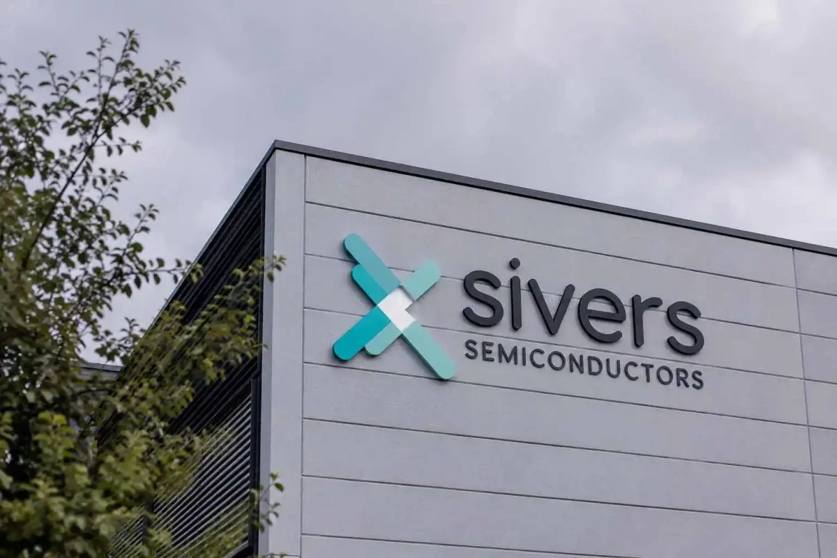Sivers Rockets 65% on GlobalFoundries AI Photonics Pact