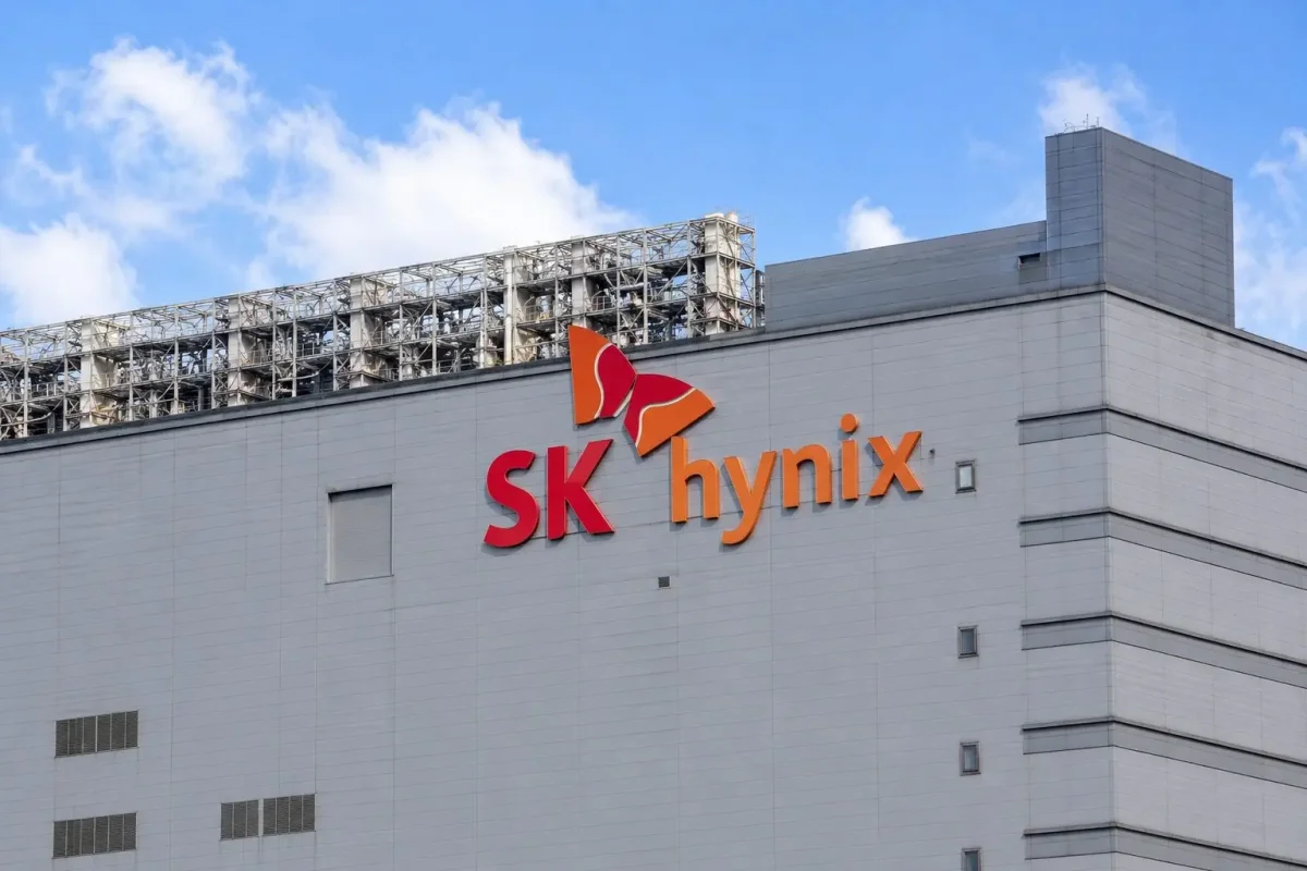 SK Hynix Plunges 10% as Global Tech Rout Hits Seoul; AI Memory Trade Faces Key Test