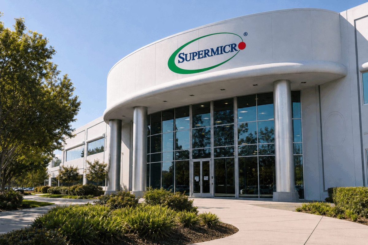 SMCI Stock Holds Steady as $60B Backlog Raises Cash Flow Concerns