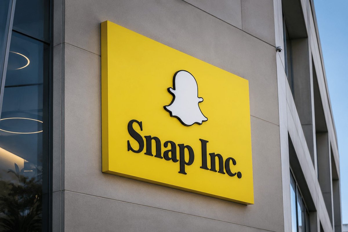 Snap CEO Evan Spiegel Summoned to Senate Over Kids' Online Safety
