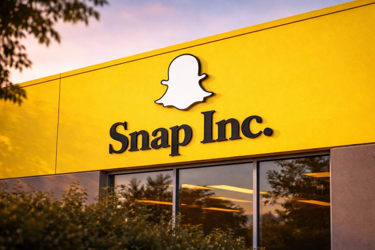 Snap Shares Edge Up in Premarket Amid Texas Lawsuit and Insider Sale