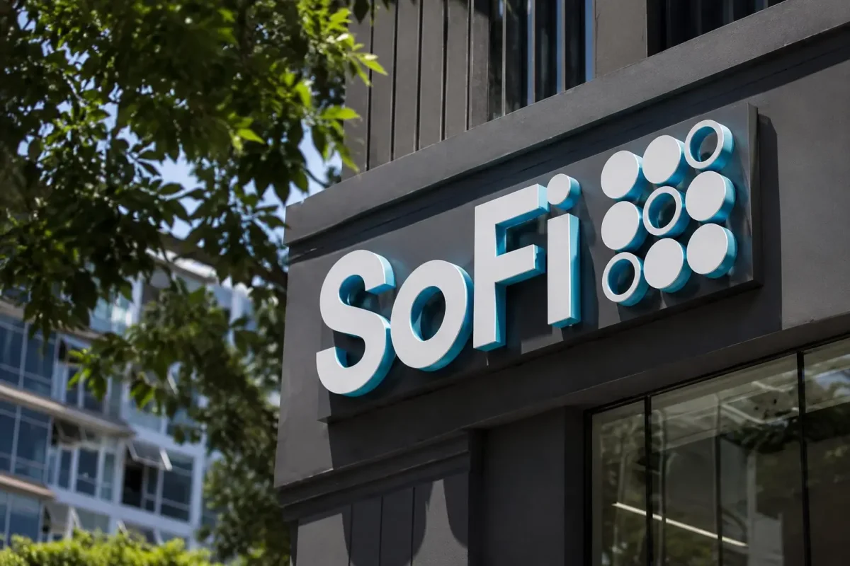 SoFi Launches AI Coach; Stock Climbs in Pre-Market Trading