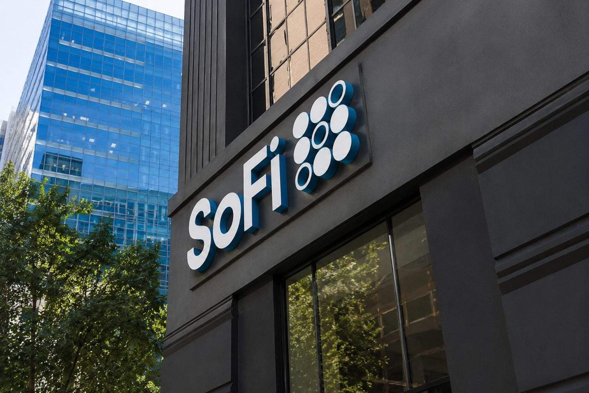 SoFi Shares Flat as Market Weighs Record Loan Growth Against Rate Risk