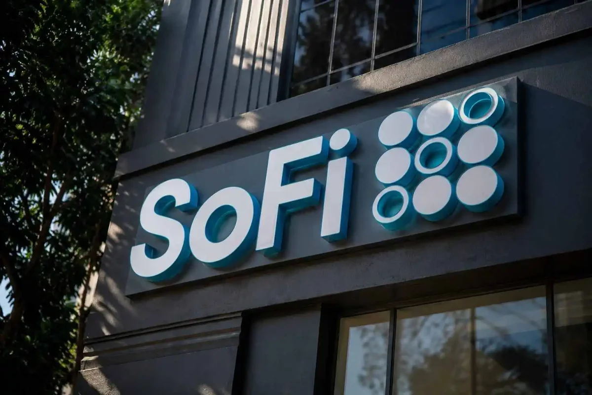 SoFi Shares Surge on Goldman Sachs Upgrade and New ETF Launch