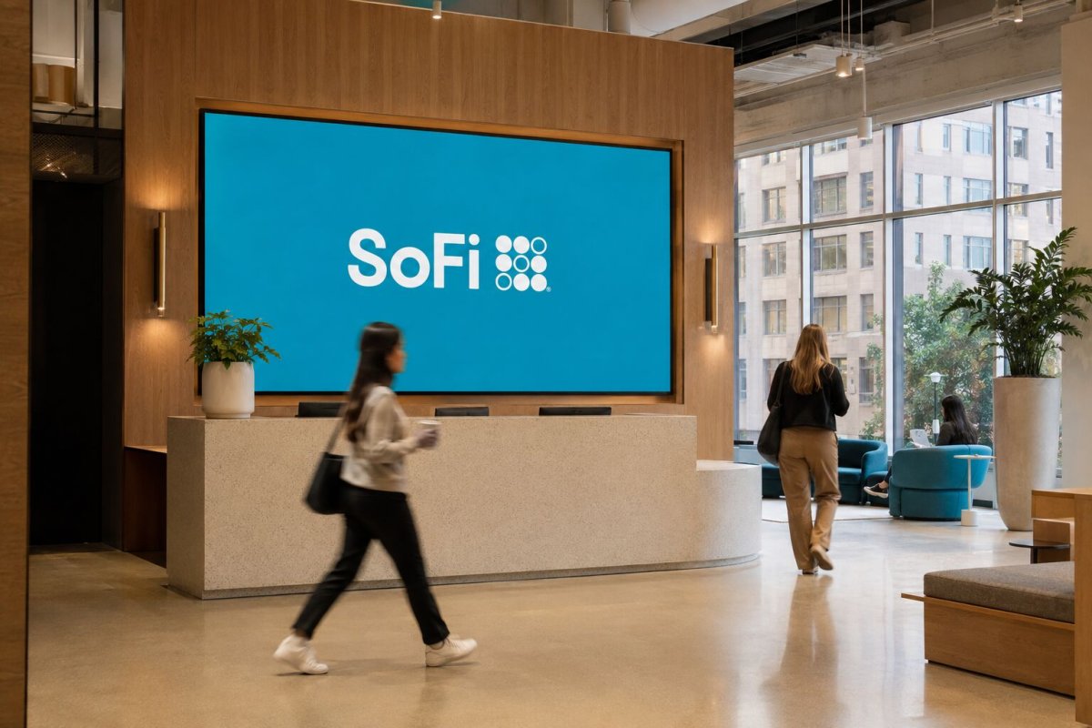 SoFi Surges on Scotiabank's $25 Target, Fee Revenue Growth