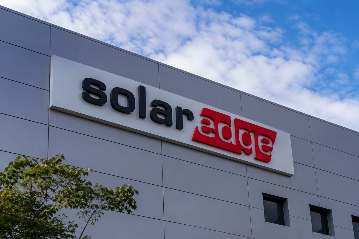 SolarEdge Shares Surge 17% on Tax-Credit Deadline and Demand Hopes