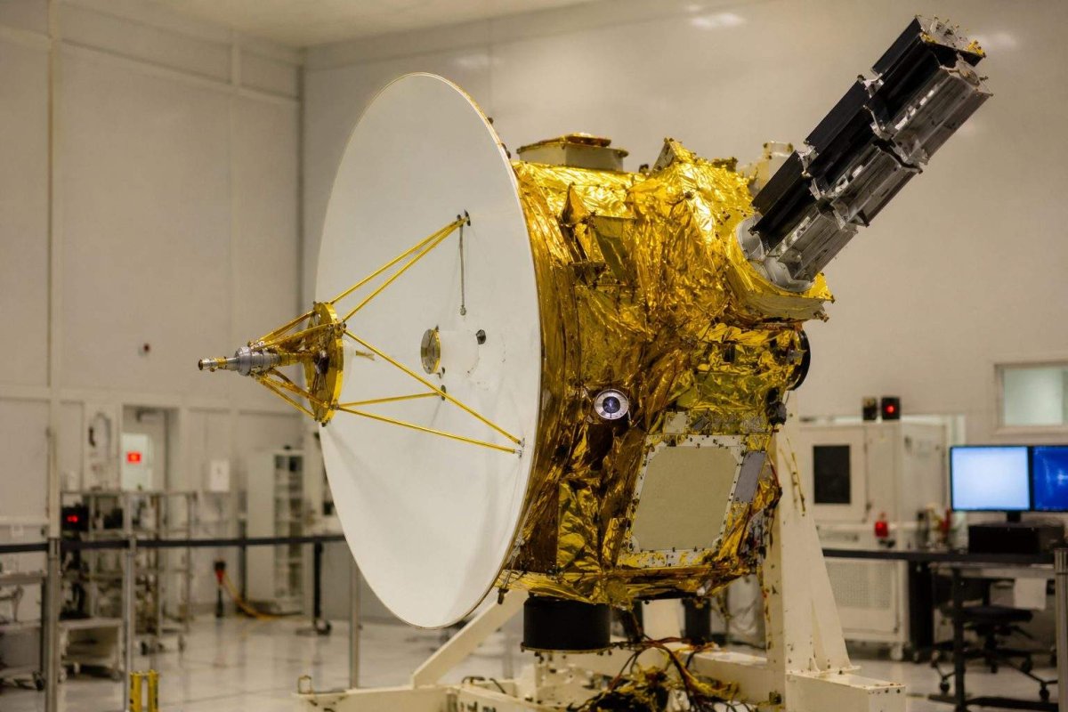 Space Stocks Slide as New Horizons Reactivation Highlights Network Strain