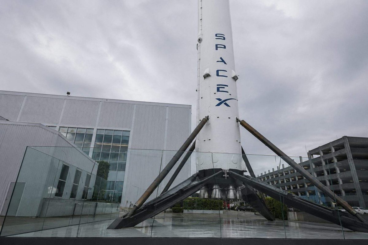 SpaceX IPO Could Deliver $91.6B Windfall for Early Backer Gracias, Raising Governance Concerns