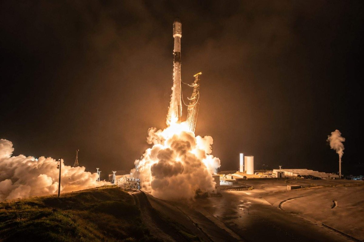 SpaceX Launches 24 Starlink Satellites Amid Accelerating May Schedule