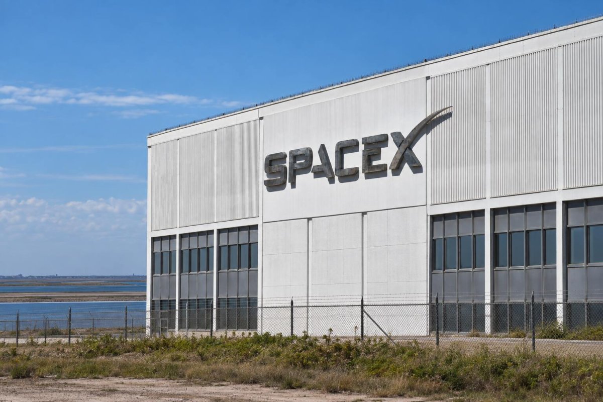 SpaceX's $13.3B AI Hosting Deal: Short-Term Commitment, Big Run-Rate