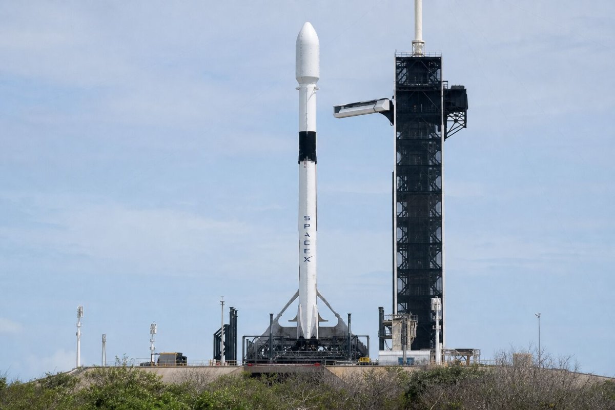 SpaceX Slips 1% as AI Capex Strains $1.9T Valuation