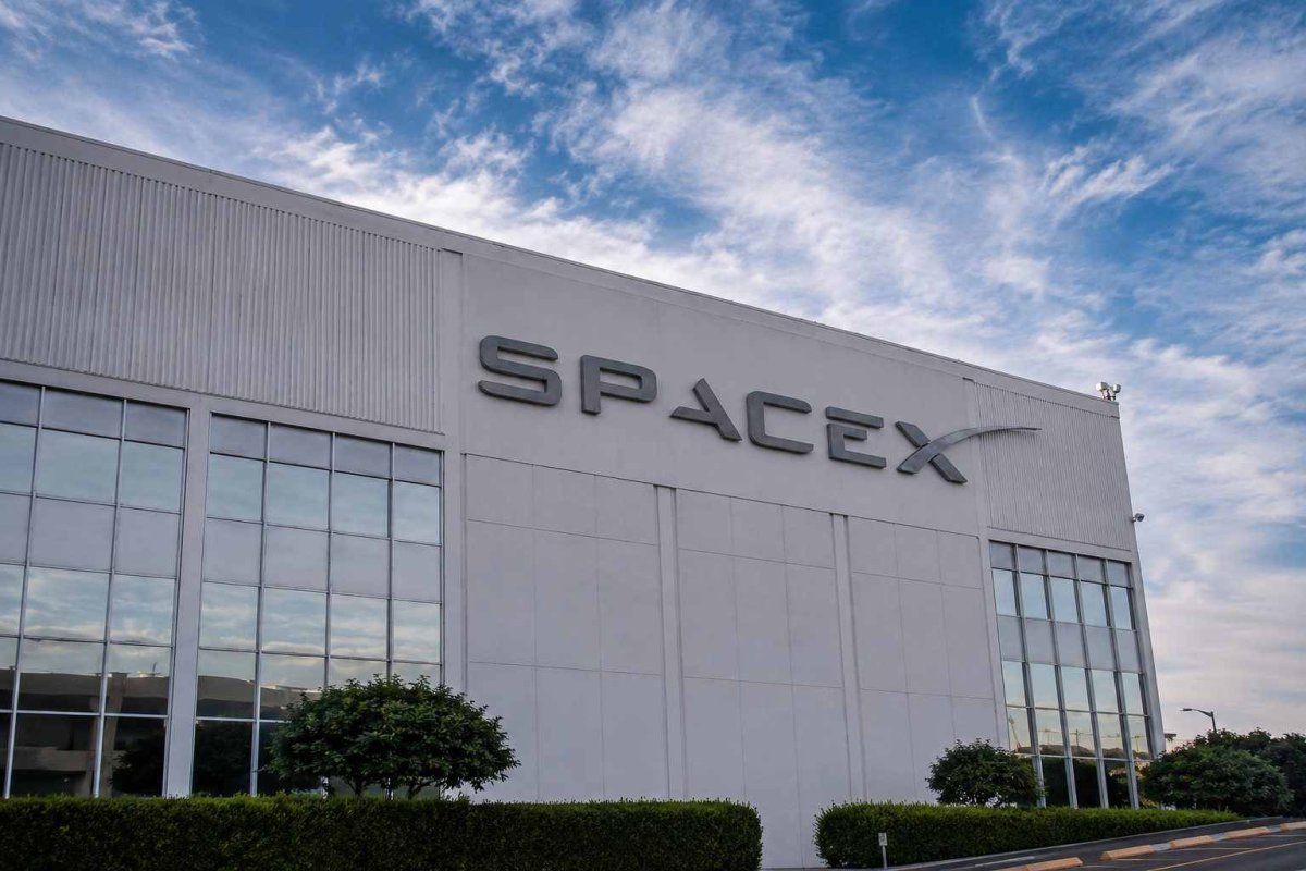SpaceX Starlink Launch Cadence Signals Revenue Strength as Short Interest Rises