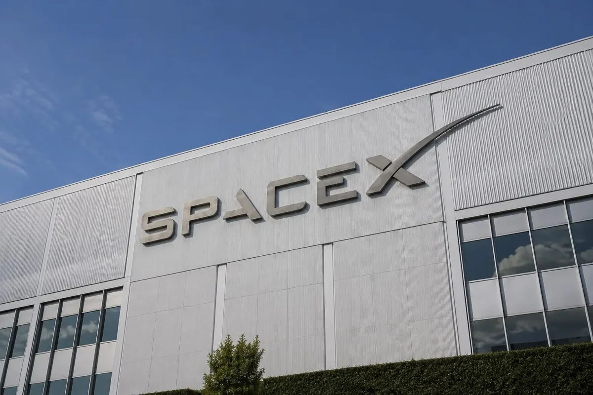 SpaceX Stock Under Short Squeeze Pressure Ahead of Nasdaq-100 Inclusion