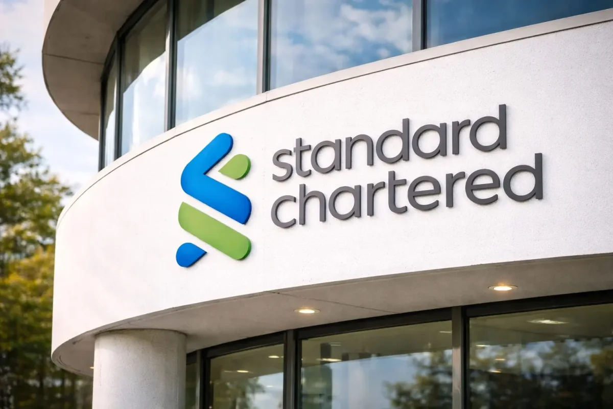 Standard Chartered CFO Exits Ahead of Earnings, Shares Drop Over 4%