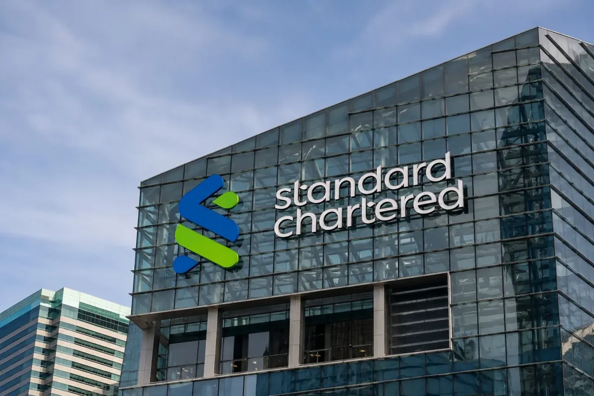 Standard Chartered Shares Slip on Wealth Management Deal; Analyst Targets Capped