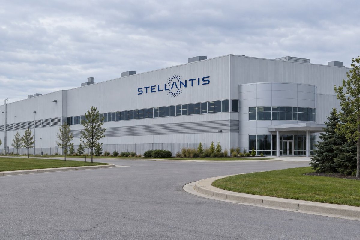 Stellantis Brampton Exit Faces Ottawa Scrutiny as Shares Recover
